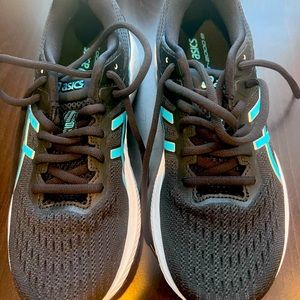 Asics Women’s GT-2000 9